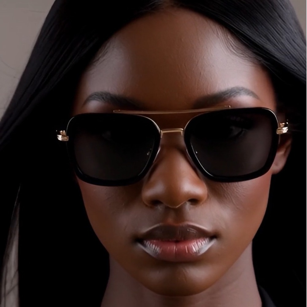 Square Sunglasses Black Gold Frame Stylish Fashion Eyewear Elegant Women Lentes - Picture 9 of 11